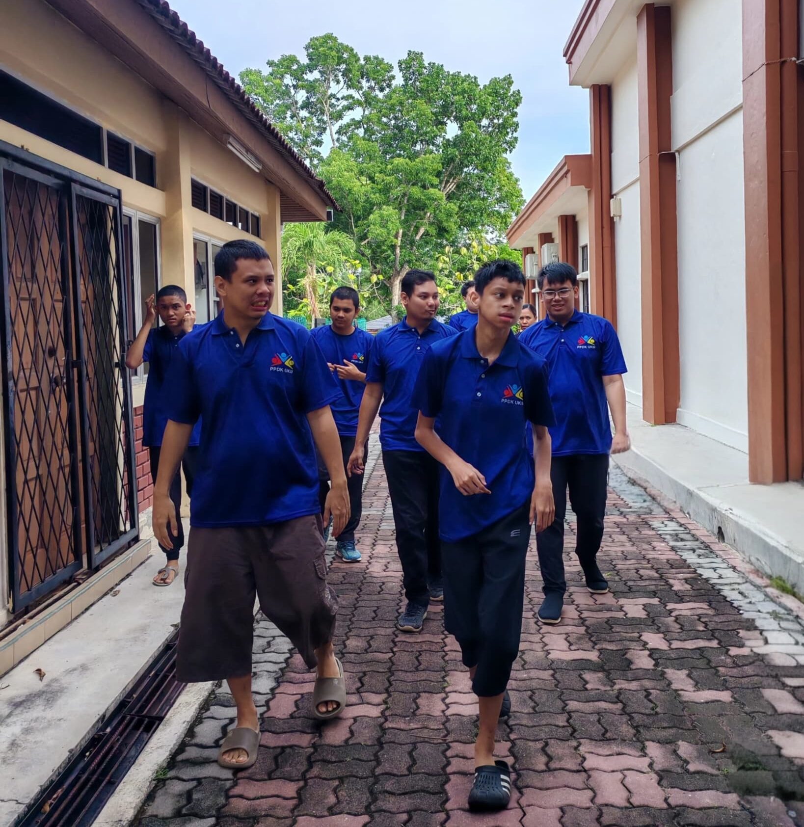 Mode kelas harian (Center-based)